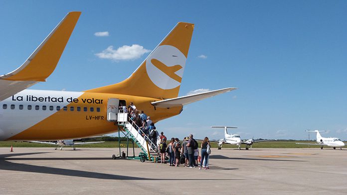 El primer vuelo partirá de Buenos Aires a Ushuaia el 15 de enero con una capacidad de 189 pasajeros 